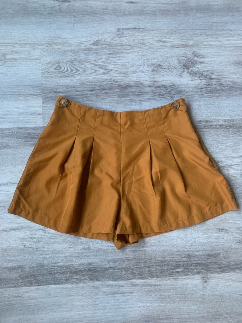 Urban Outfitters Utopia Pleated Side Zip Shorts Size 8